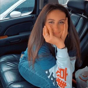 Meet your Posher, Elizabeth